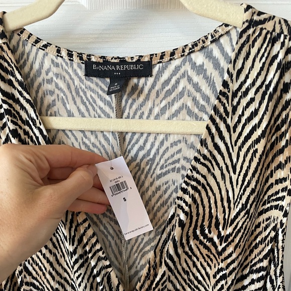 2/$40 NWT Banana Republic Faux wrap sleeveless dress, animal print, Size Small - Picture 7 of 12